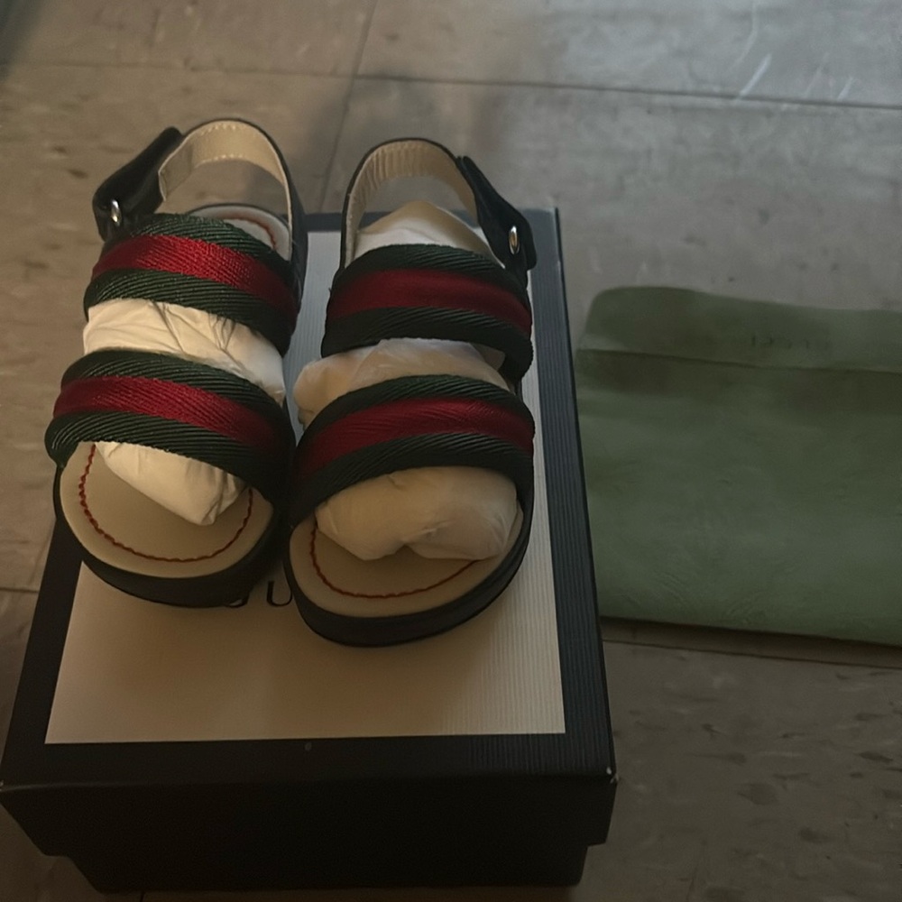 Gucci sandals 21